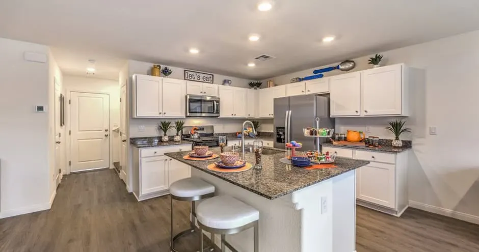 Shadow Bay - Luxury Homes for Lease
