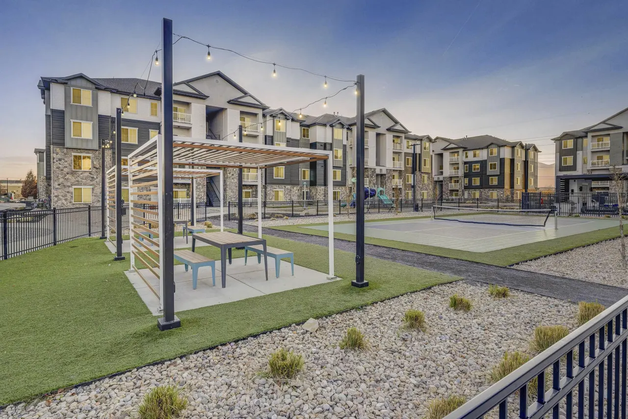 Sandalwood Apartments
