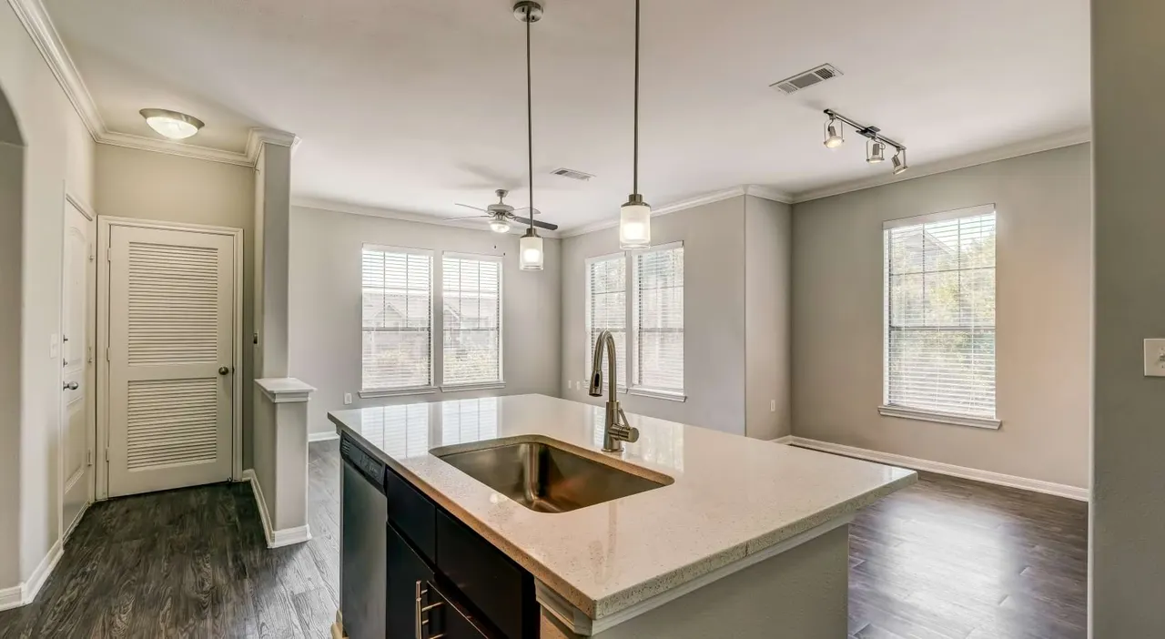 Yorktown Crossing Apartments