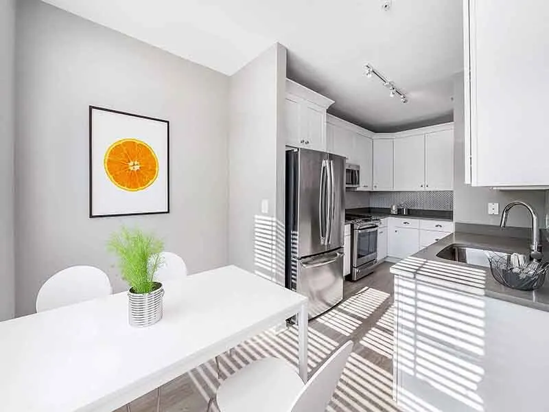 River Run At Naperville Luxury Apartments