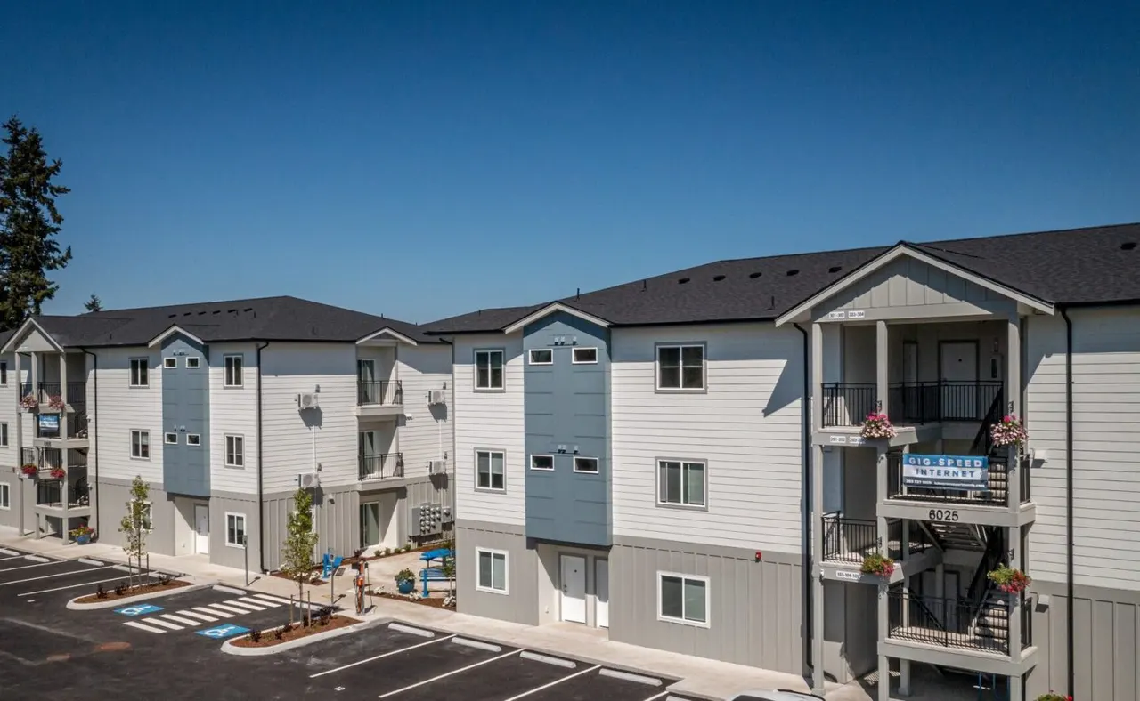 Lake Grove Apartments