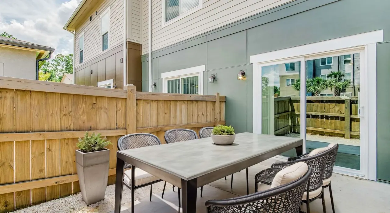Evolve Apartments
