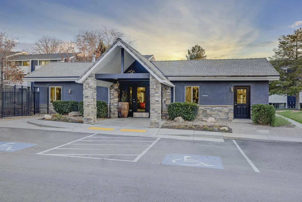 The Pointe at Northridge