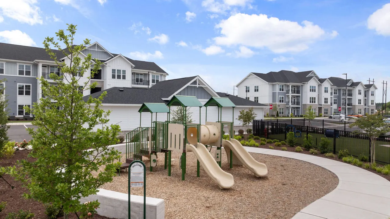 The Lindley at Grove 98 Apartments