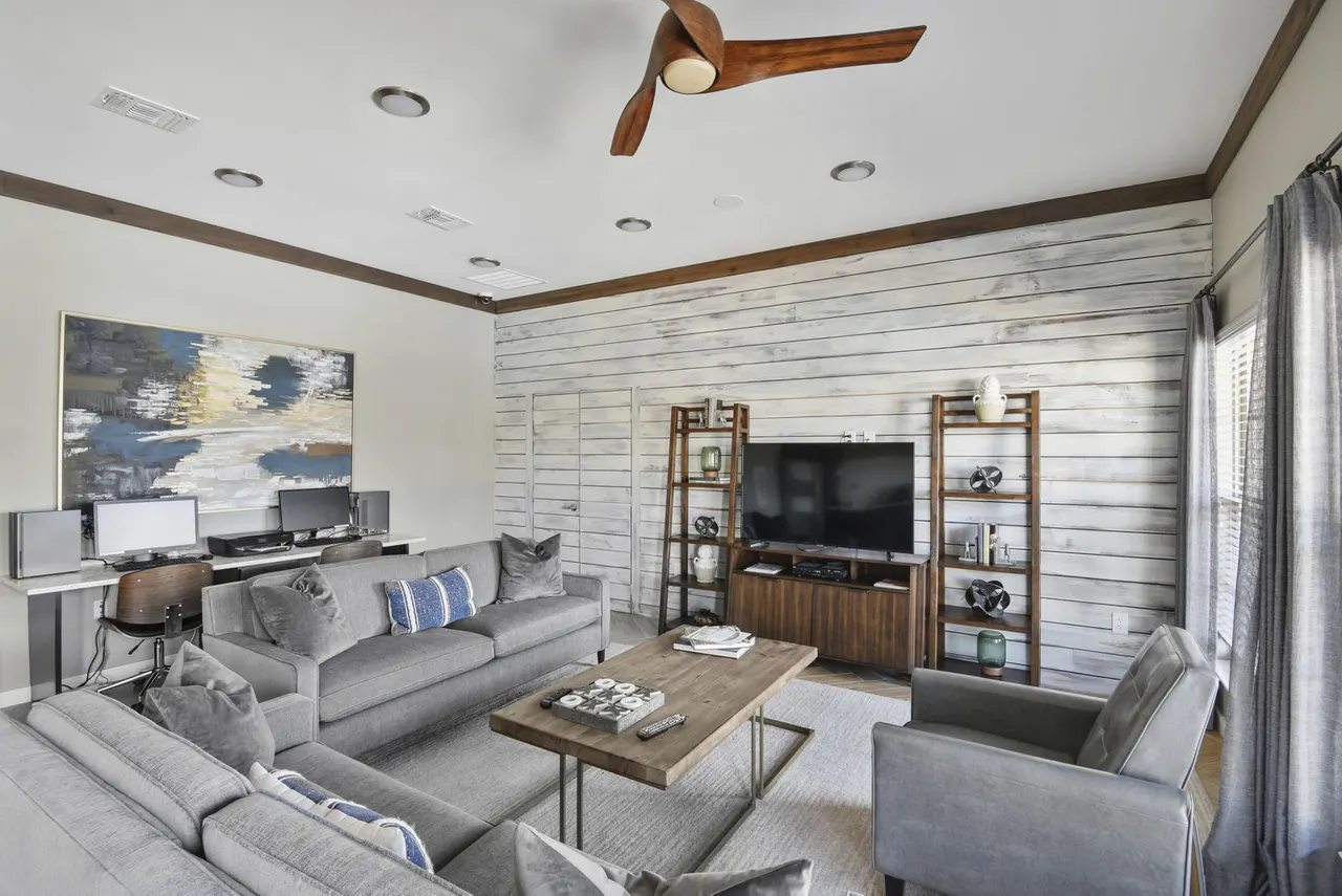 Icon Apartments