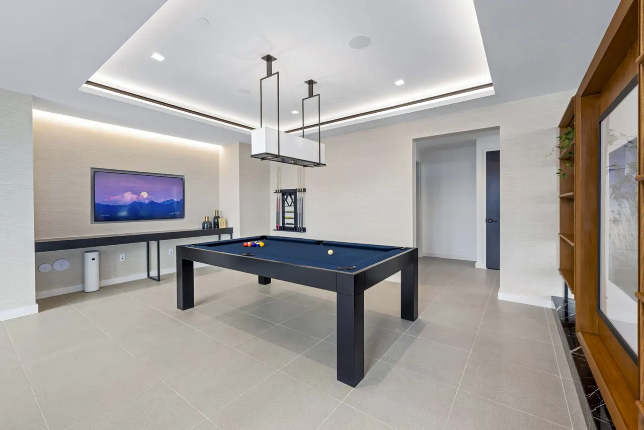 400H Apartments
