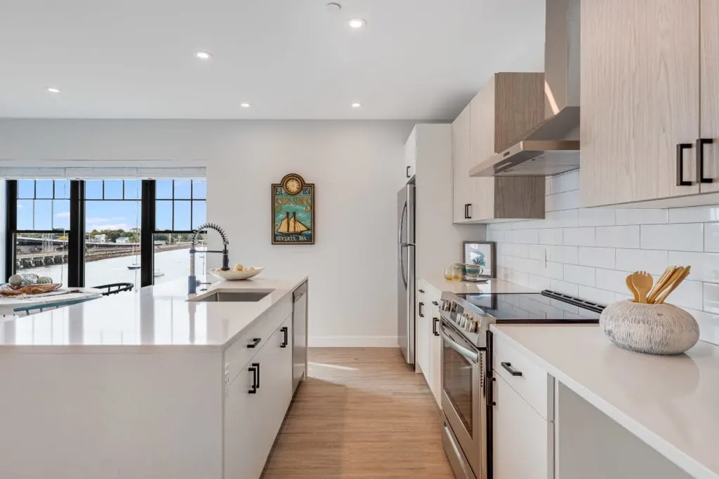 Sedna Beverly Waterfront Apartments