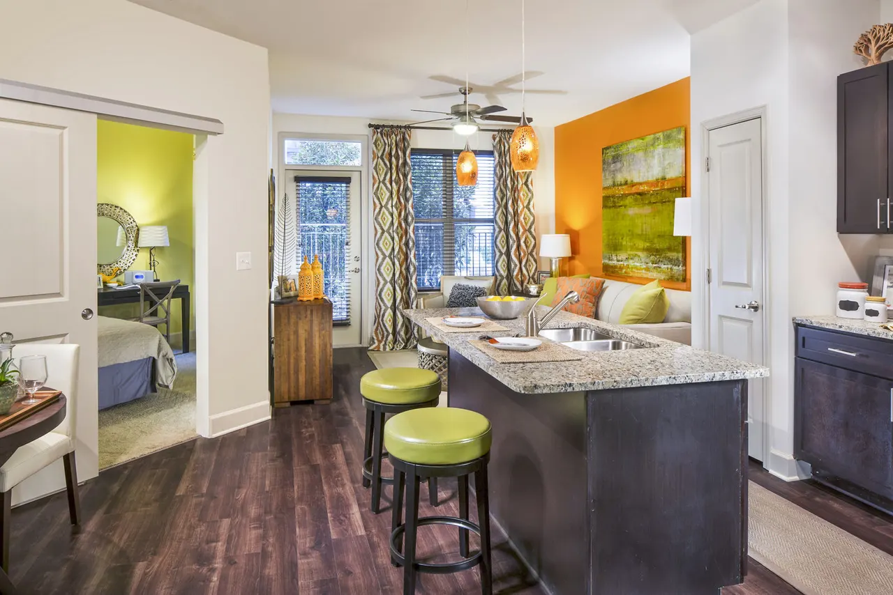 1377 Brookhaven Apartments