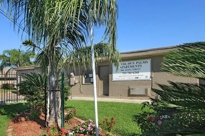 Southlawn Palms Apartments