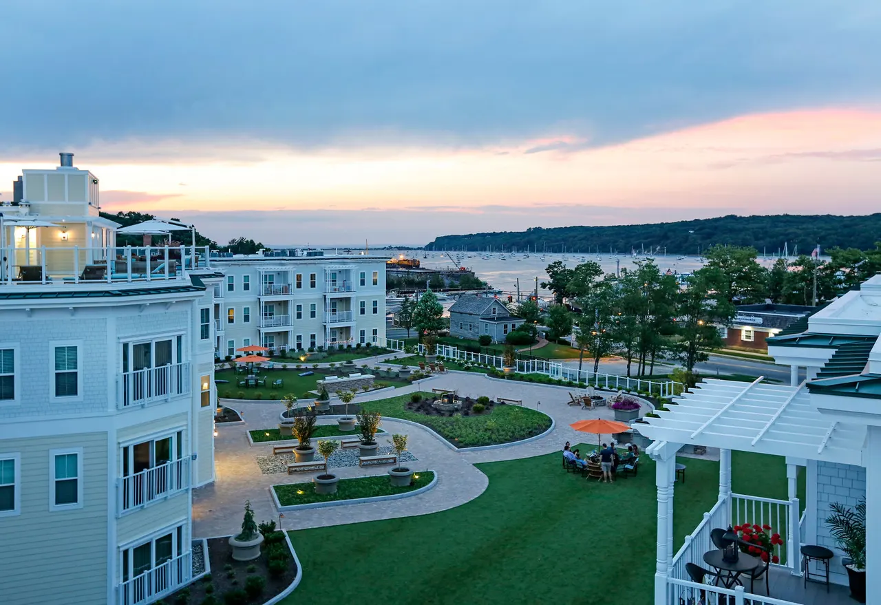 The Shipyard at Port Jefferson Harbor Apartments