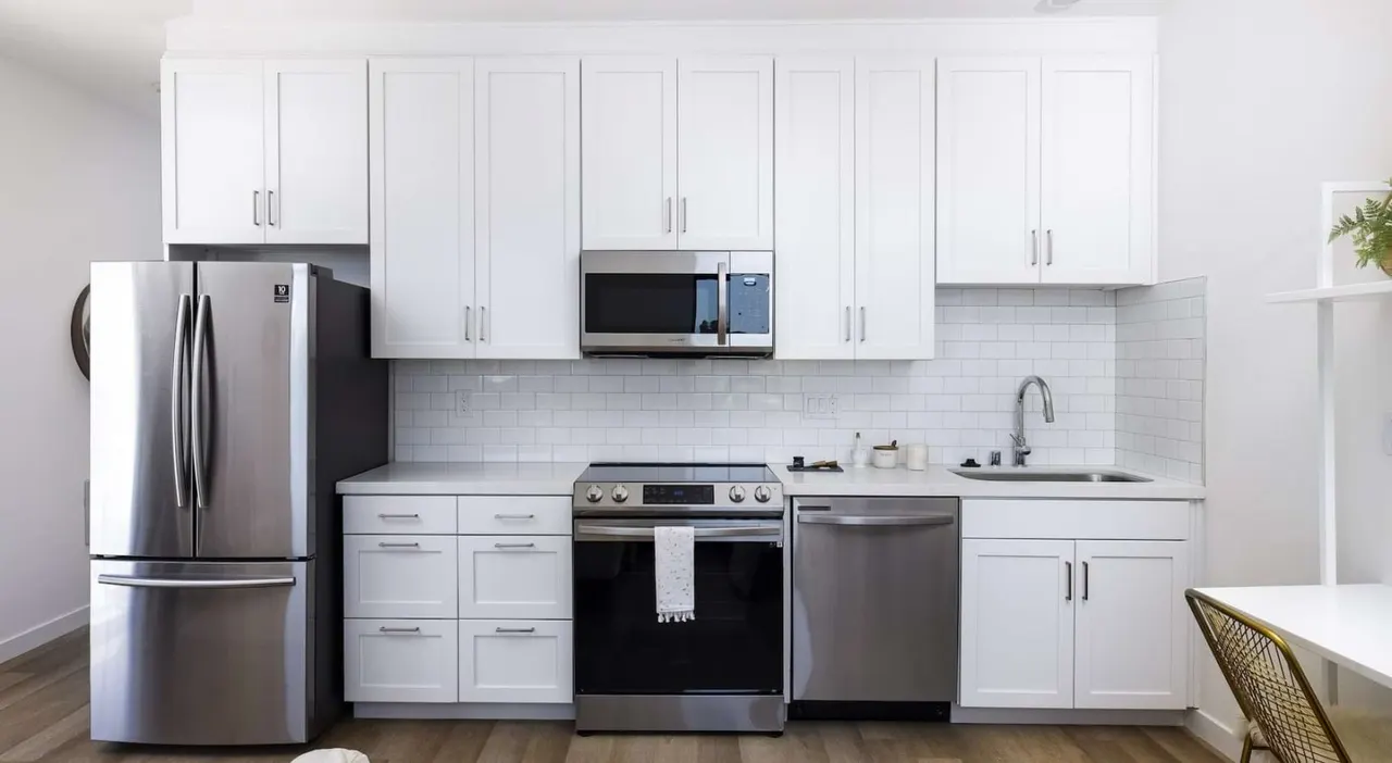 The Kalthom Building Apartments