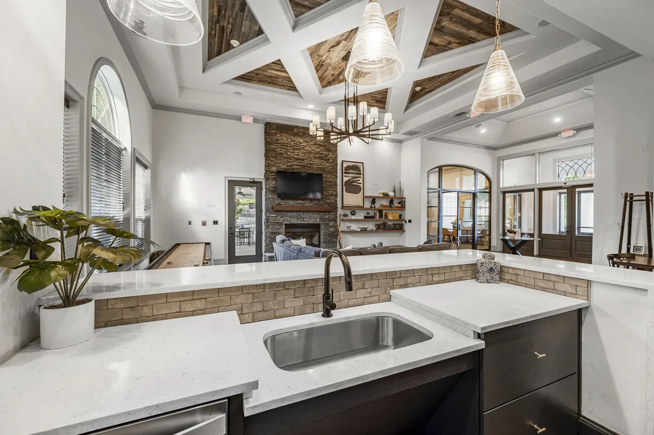 Stone Gate Apartments