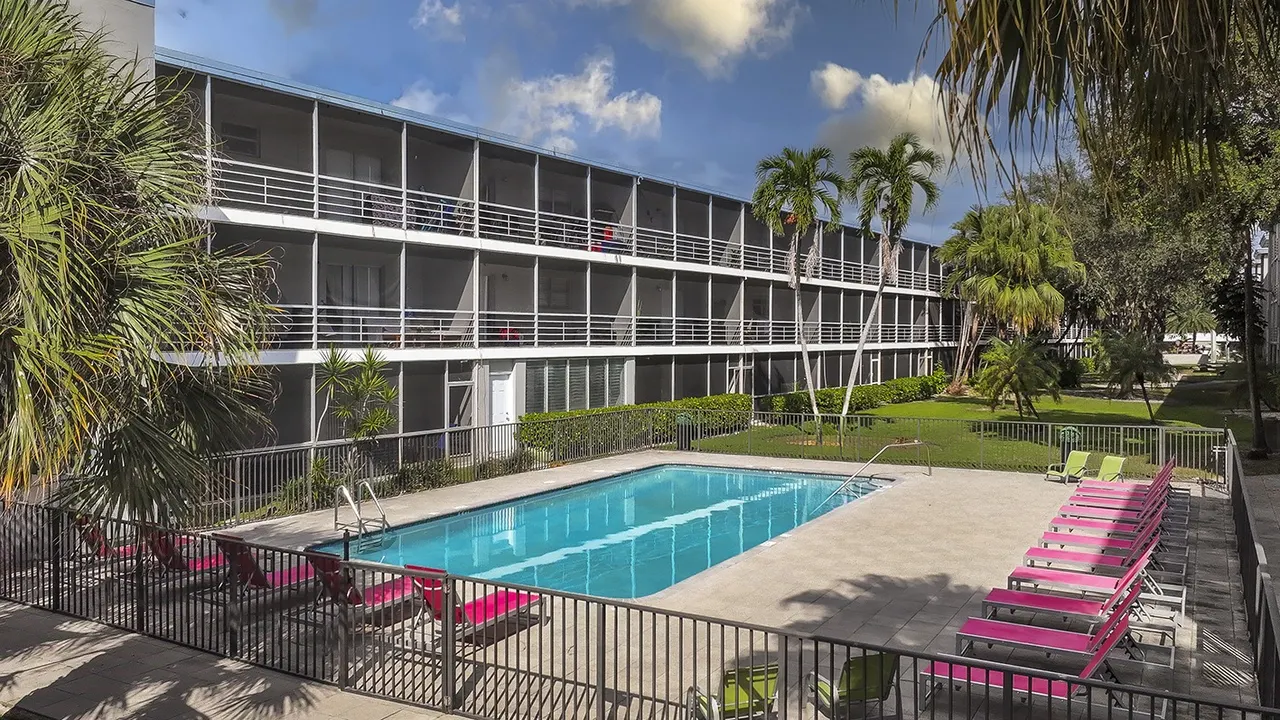 Aventura Oaks Apartment Homes