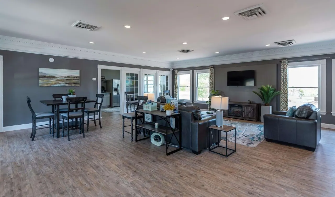 Baypointe Crossing Apartments