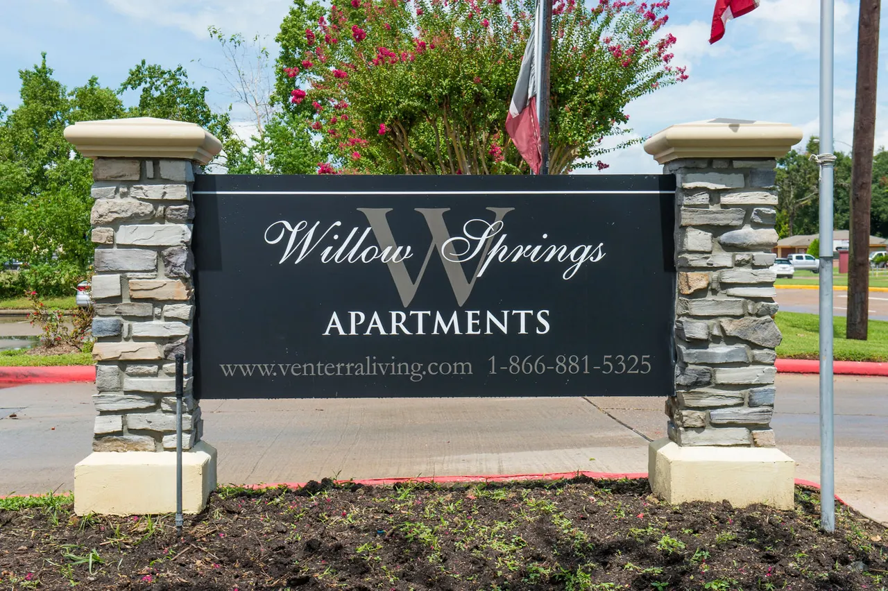Willow Springs Apartments