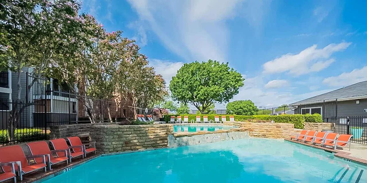 Promenade at Valley Creek