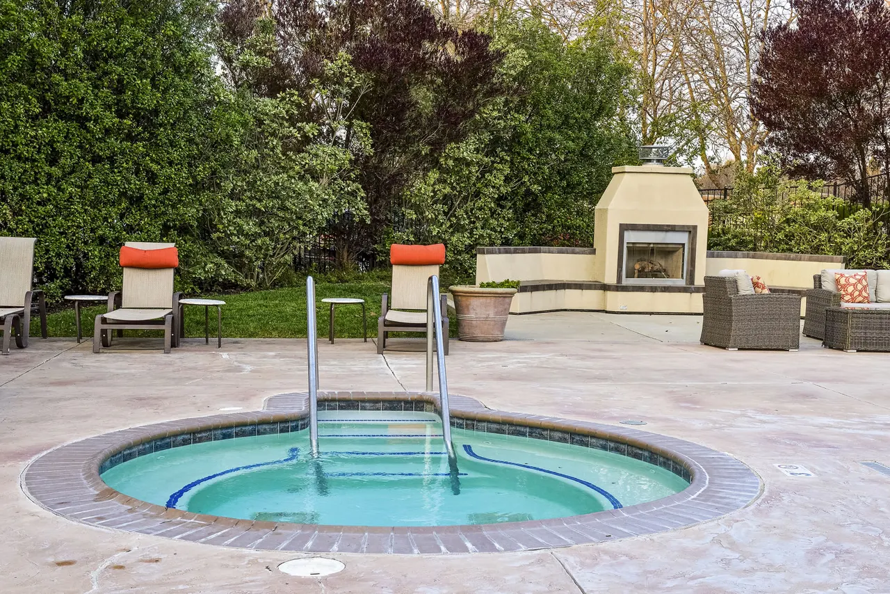 Vineyard Gardens Apartments