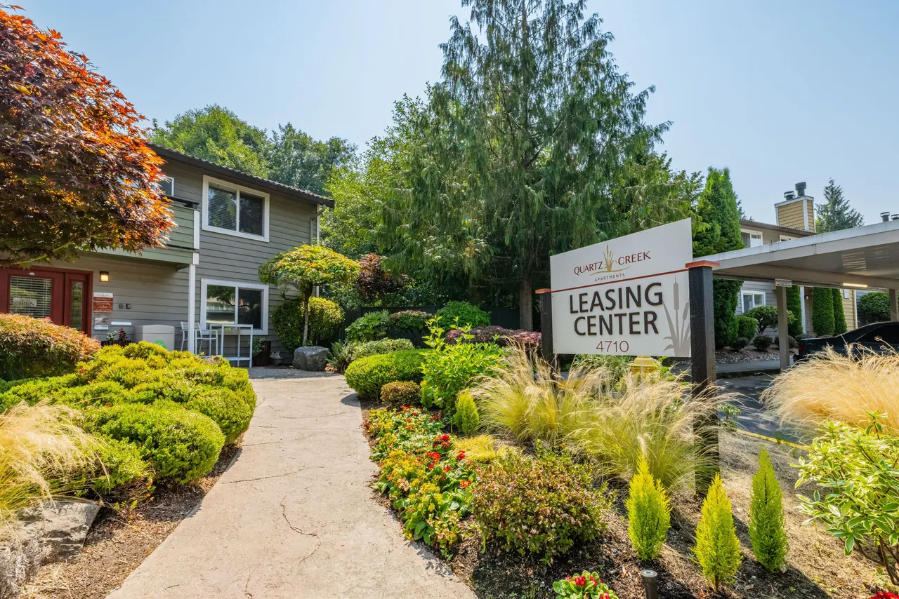 Quartz Creek Apartments