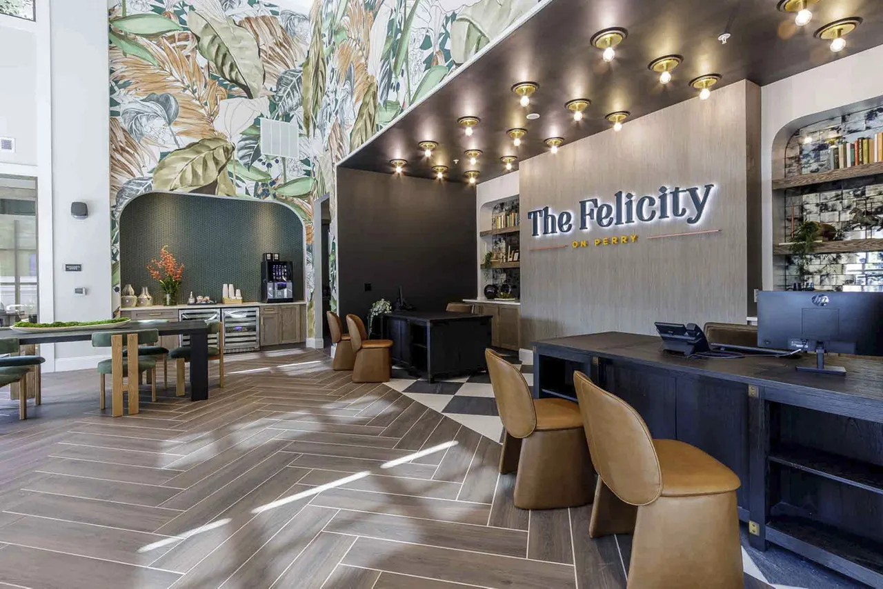 The Felicity on Perry