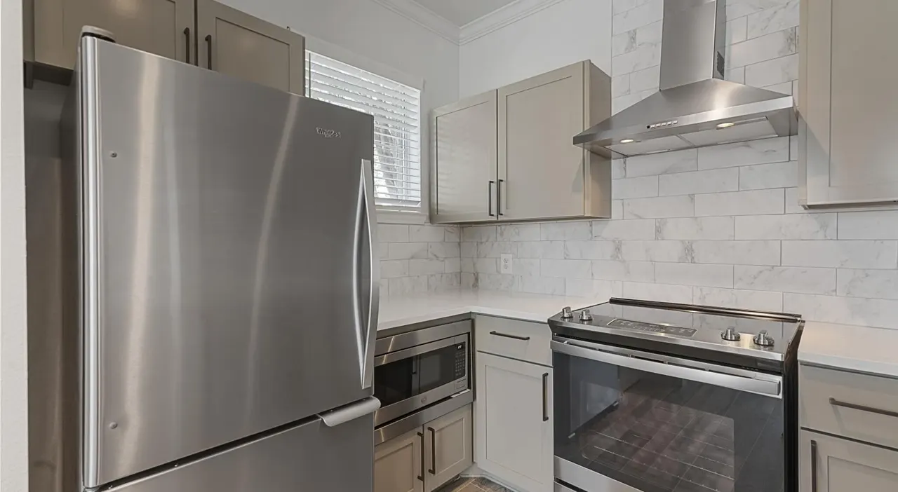 Harlowe Apartments