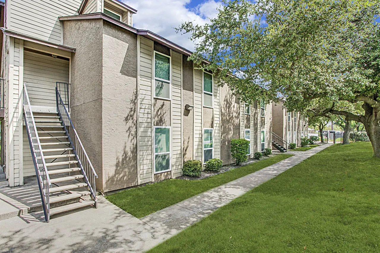 Waterside Apartment Homes