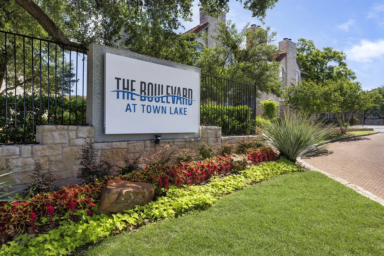 Boulevard at Town Lake