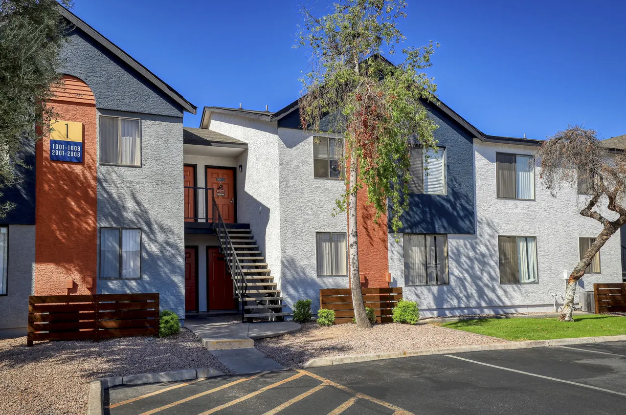 Off Broadway Apartments