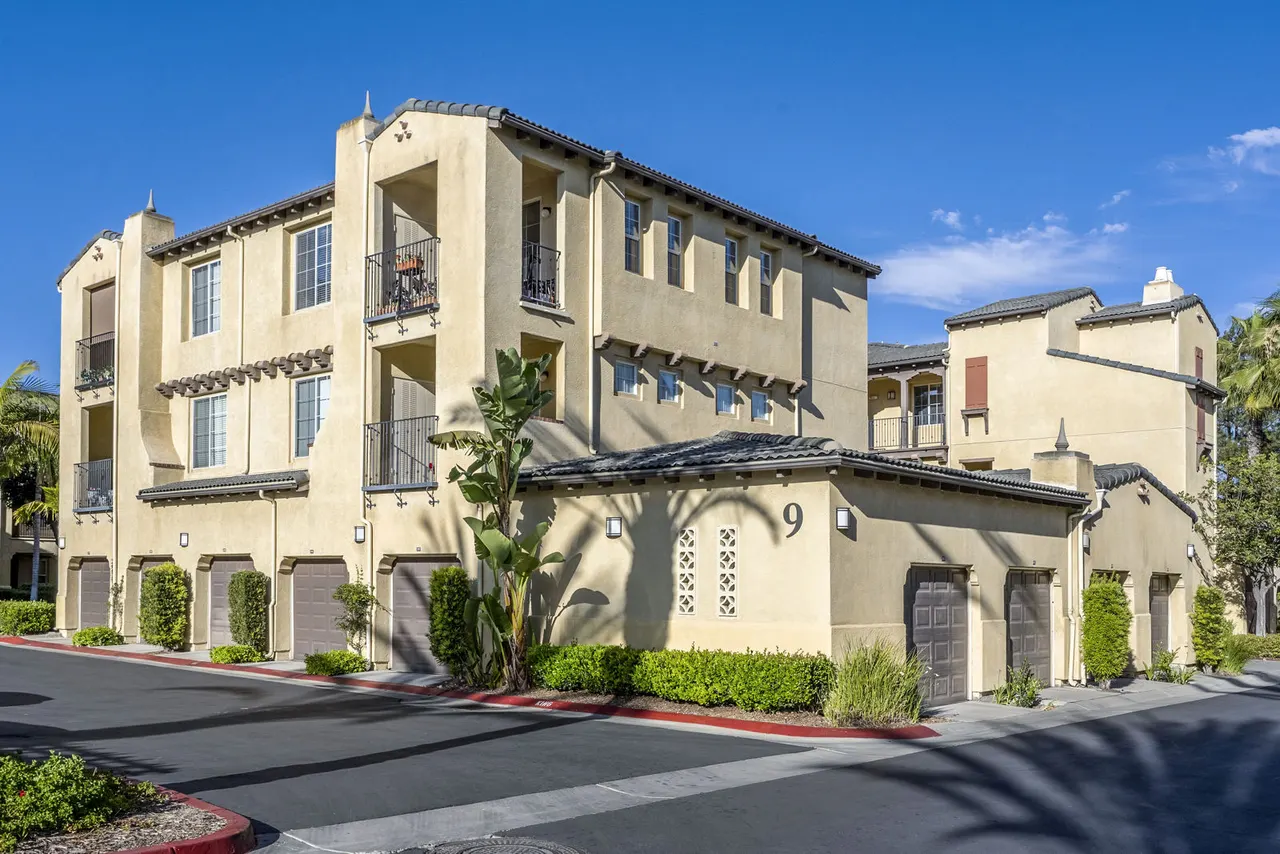 Rolling Hills Gardens Apartments