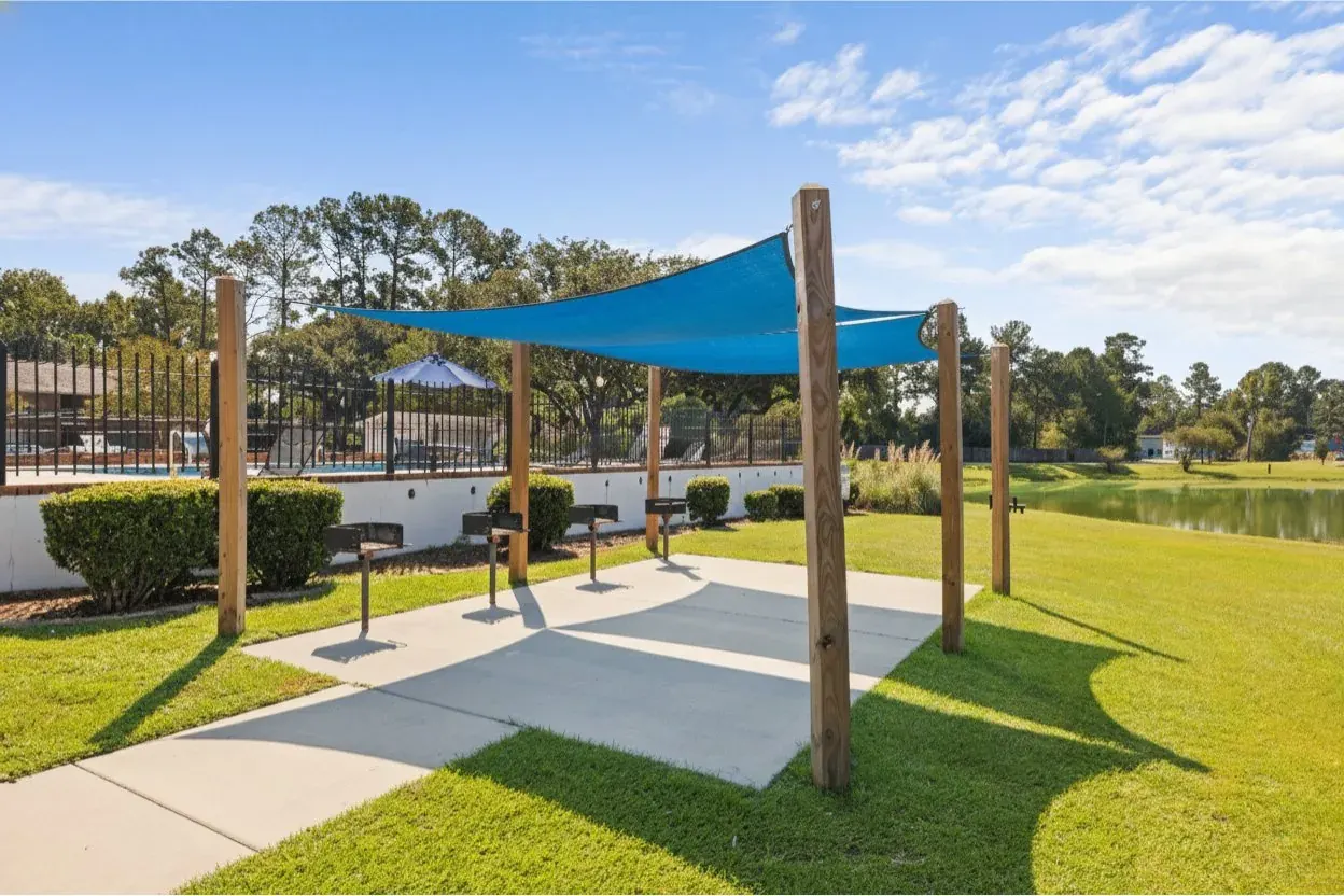 Lakeside Lakeview Apartments
