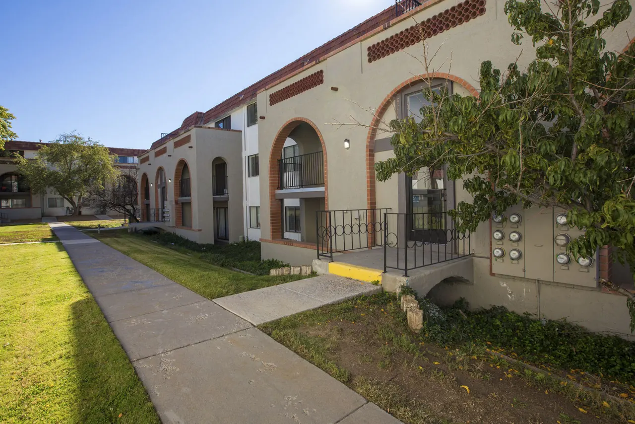 Milo Apartments