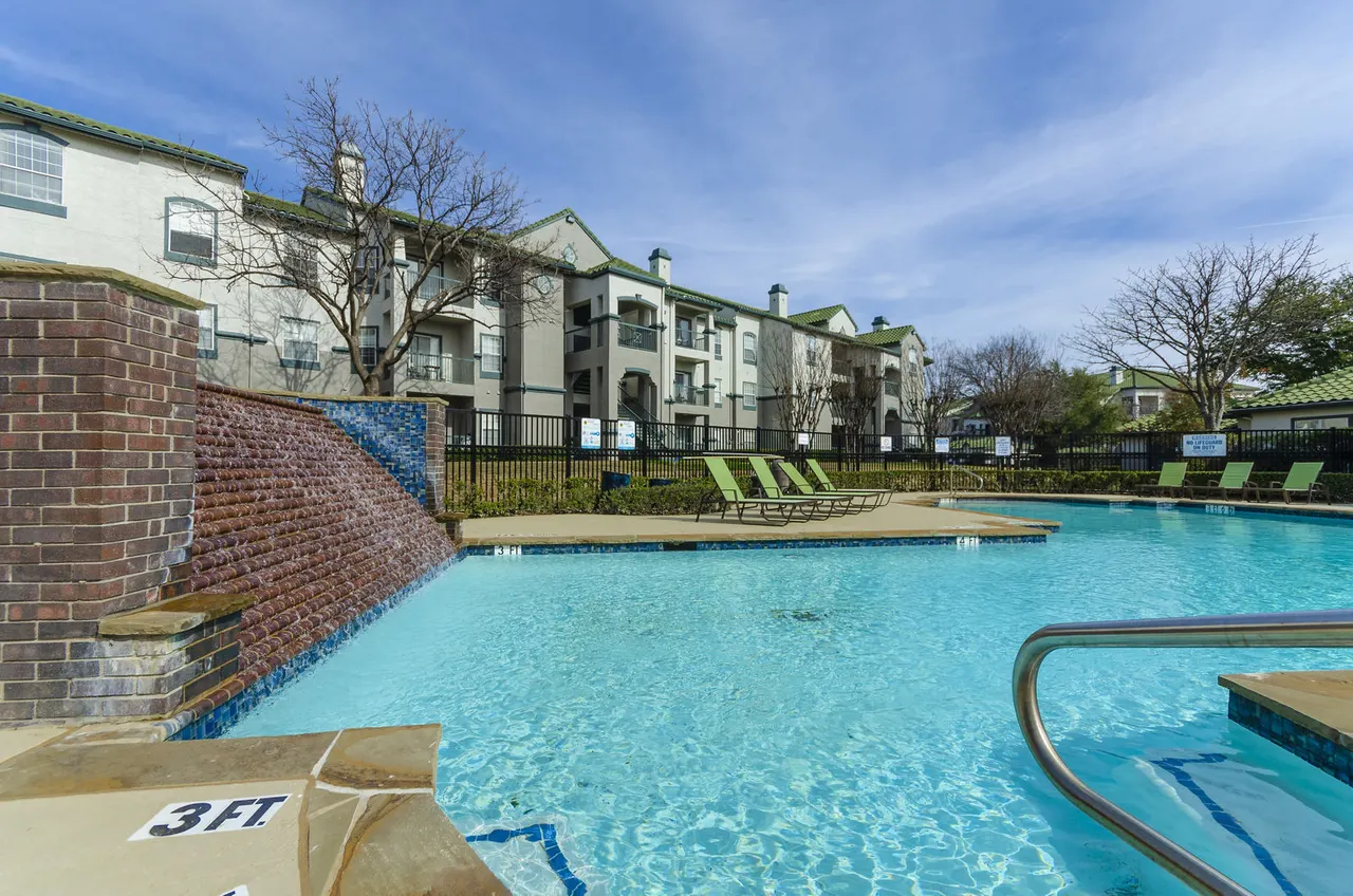 Avery Pointe Apartments