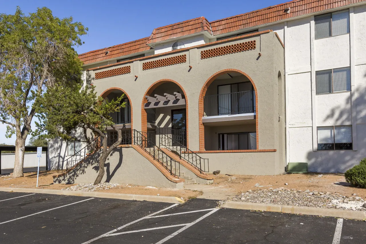 Milo Apartments