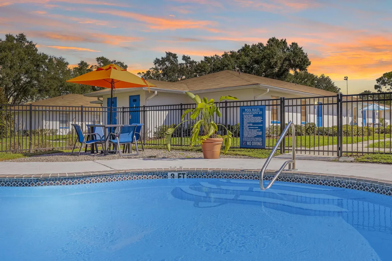 Topaz Retreat Apartments