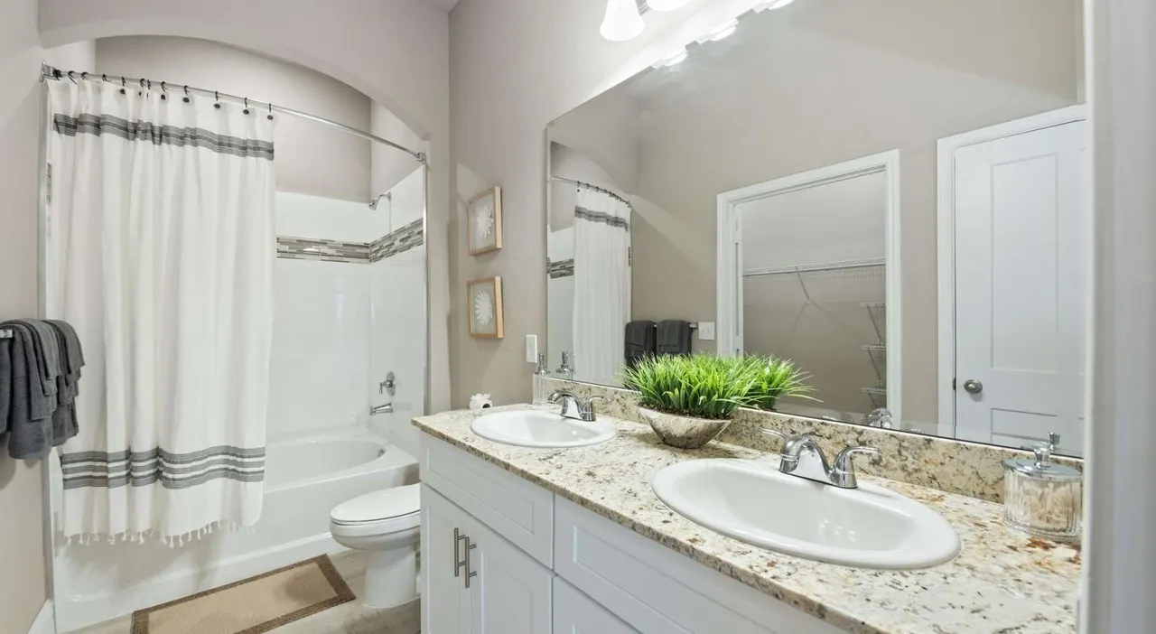 King's Cove Luxury Apartments