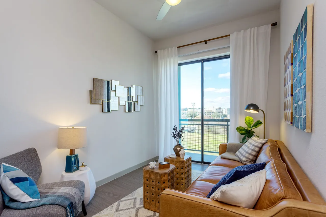 Azul Lakeshore Apartments