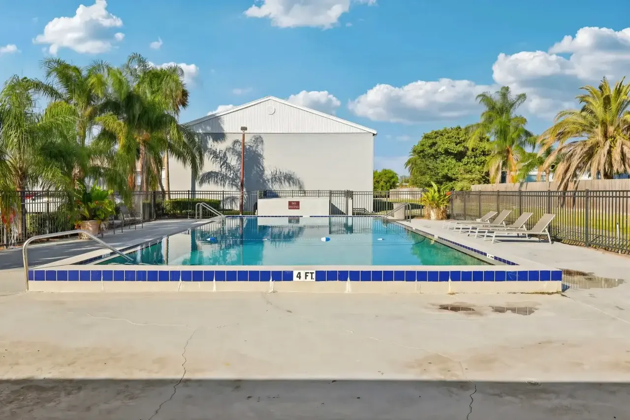 Palmview Cove Apartments