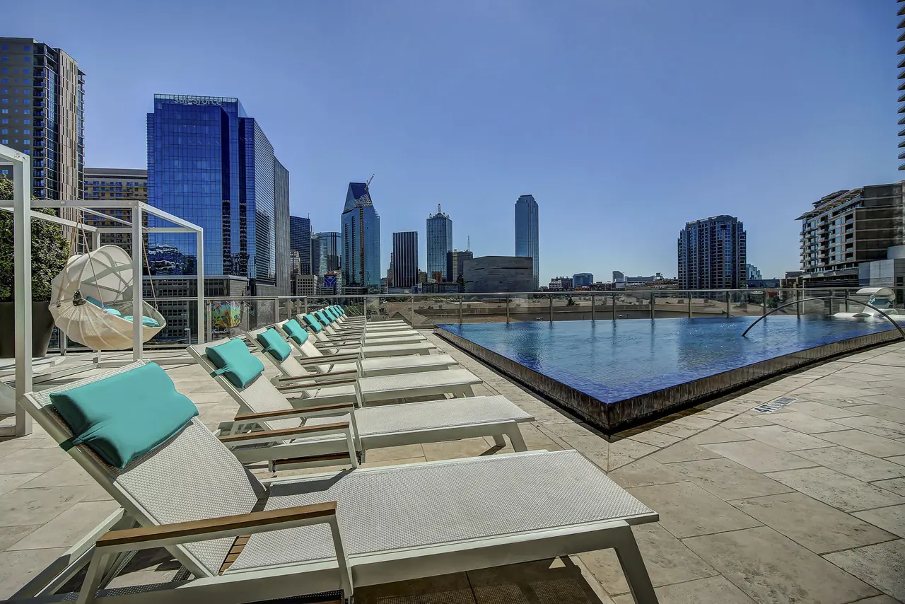 Cirque Residences