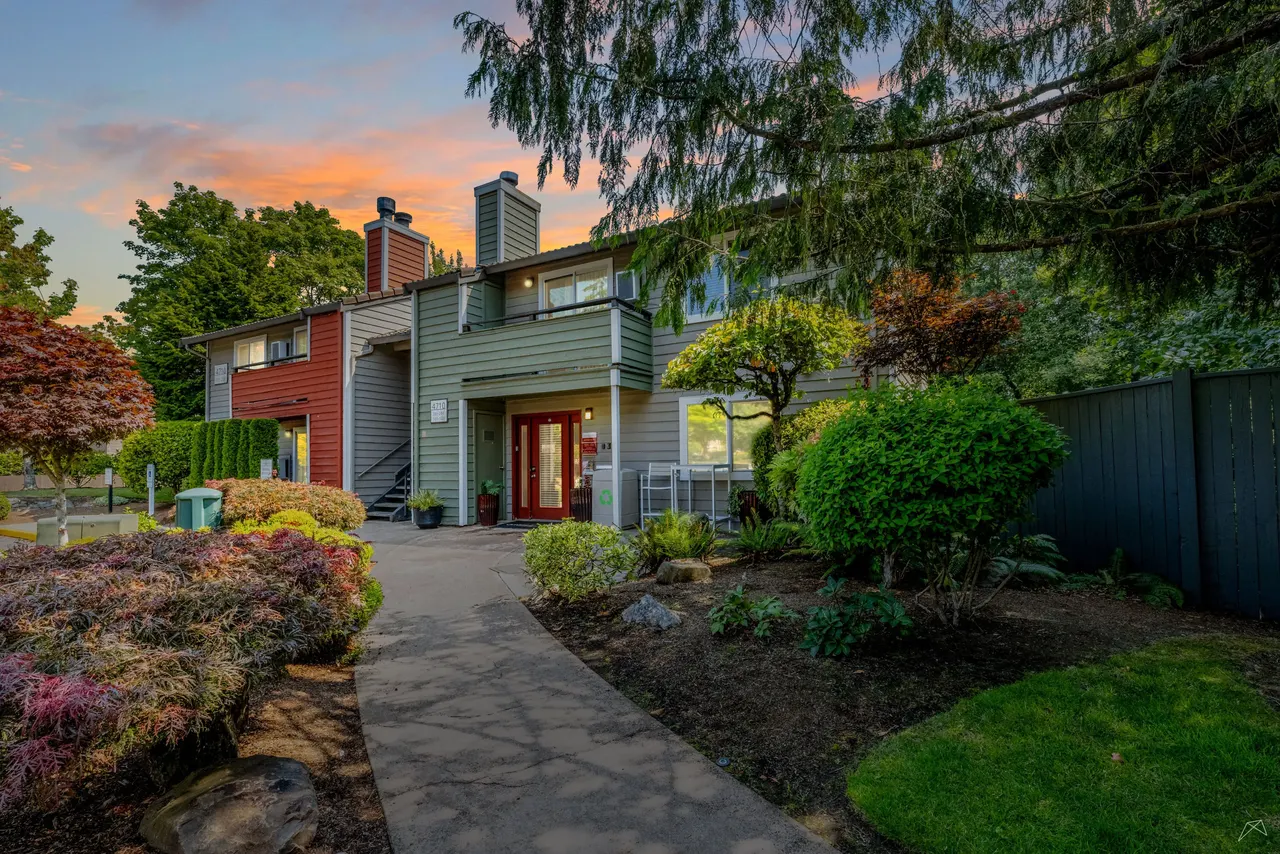 Quartz Creek Apartments