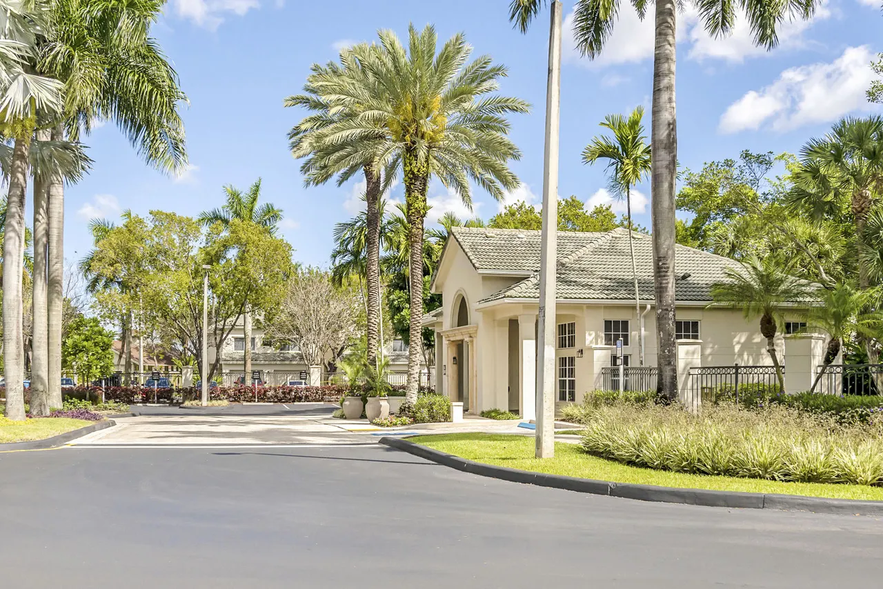 New River Cove Apartments