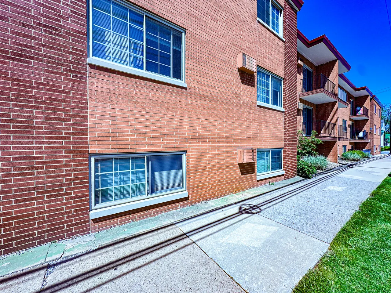 Elana Manor Apartments