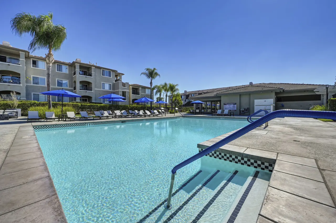 Delhaven Pointe Apartments