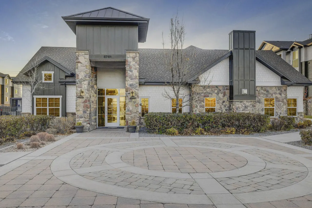 Sandalwood Apartments