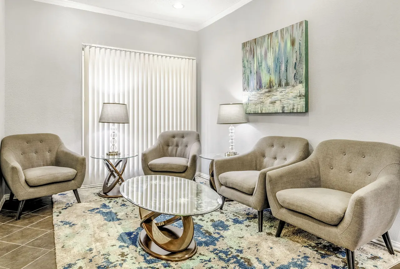 Windsor Court Apartments