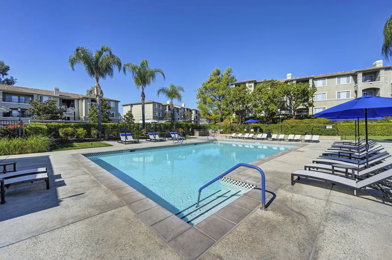 Delhaven Pointe Apartments