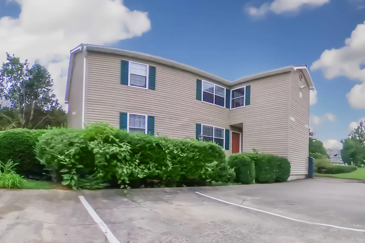 Woodland Manor Apartments