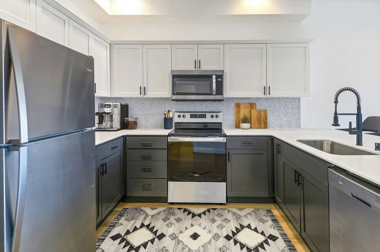 Chelsea Heights Apartments