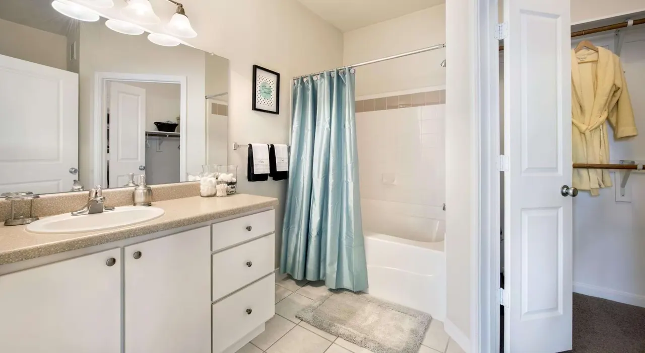 Shadow Creek Apartments
