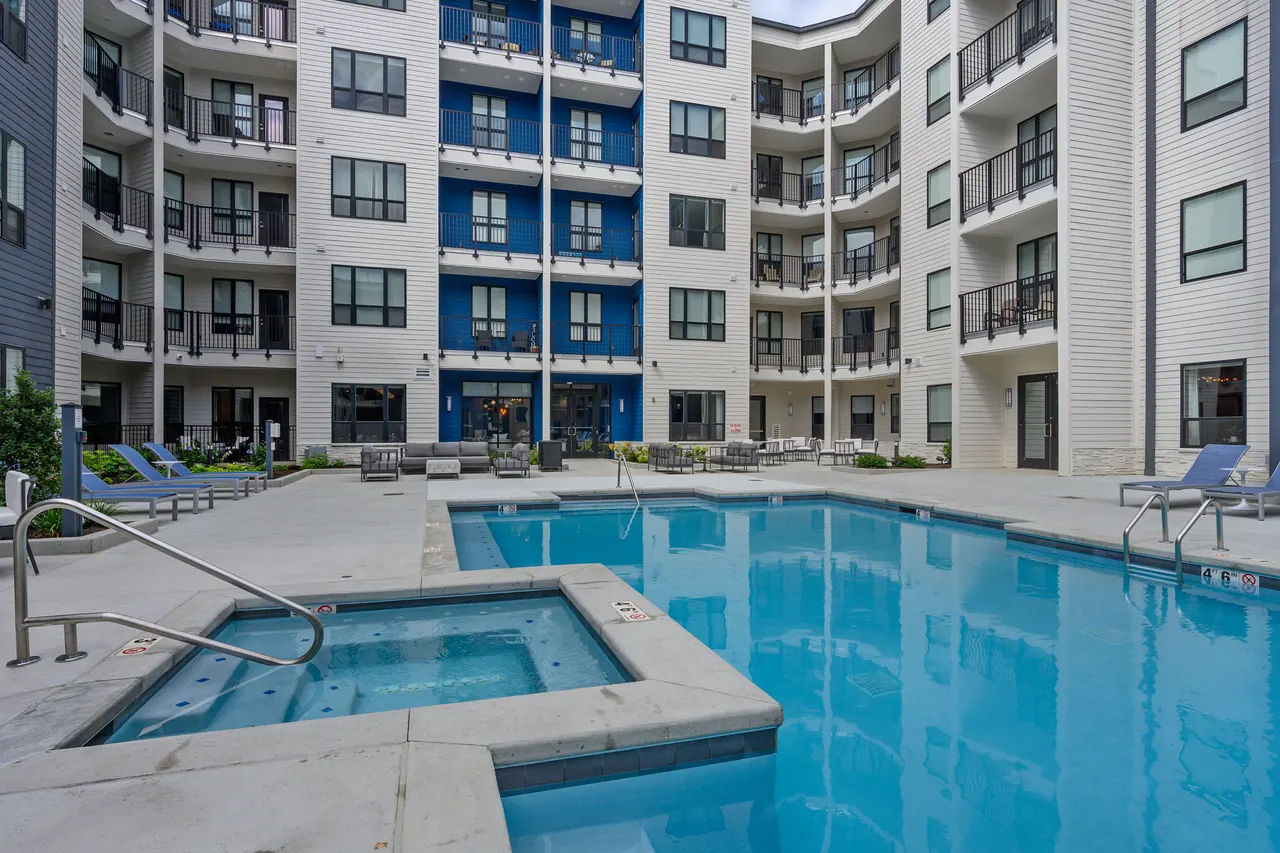 Aspire Kenwood Apartments