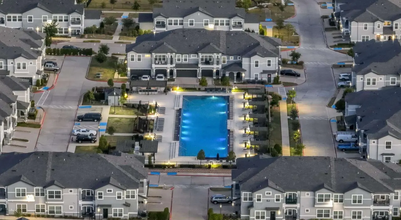 Reveal on the Lake Apartments