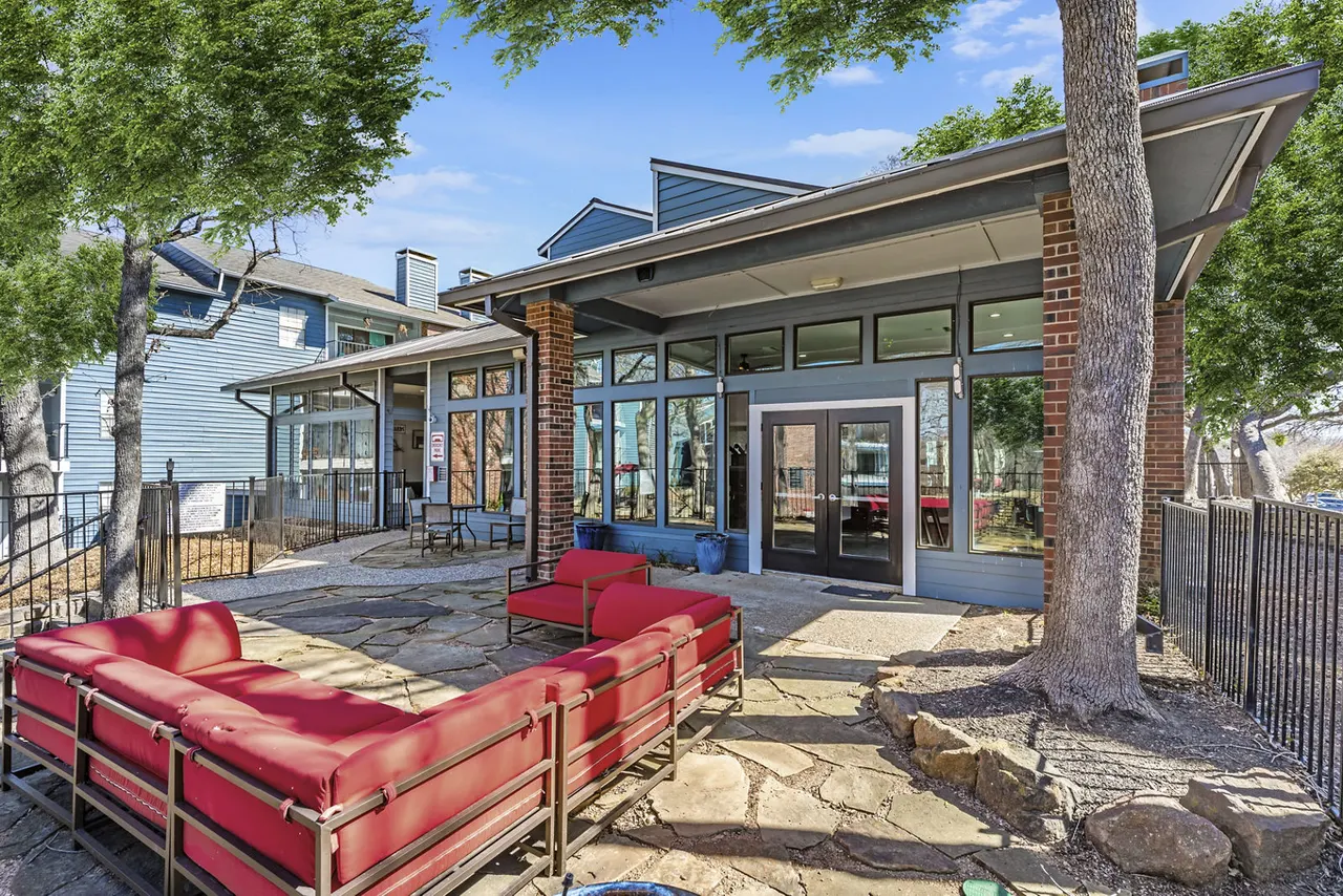 Wood Hollow Apartments